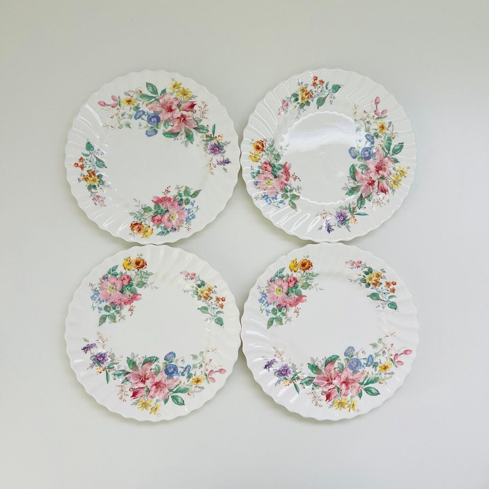ROYAL DOULTON Arcadia Scalloped Edge Bone China Salad Plates, Set of 4 - Picture 1 of 6